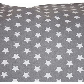 Hans-Textil-Shop Kissenbezug Sterne Stars 8 mm Baumwolle - Schadstoffgeprüfter Stoff - Kissenhülle Kopfkissenbezug Zierkissenbezug (Weiß auf Grau 40x40 cm)